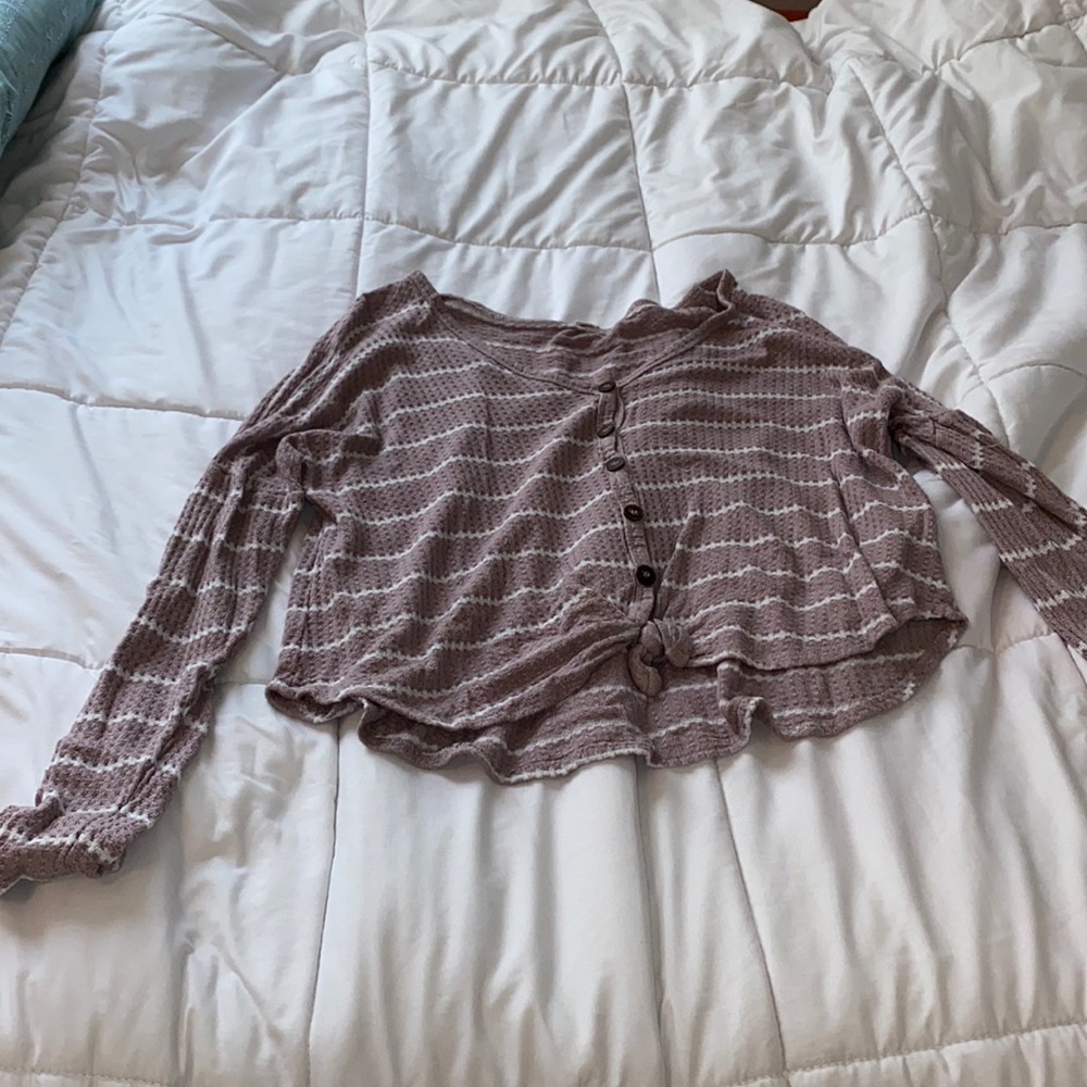 comfy stretchy striped long sleeve shirt.